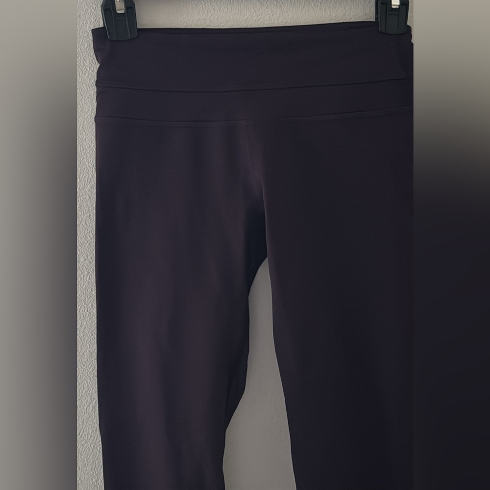Lululemon‎ Sz 2 leggings mid rise 8” inseam 23”